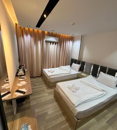 Grand Hotel - فندق جراند أوتيل