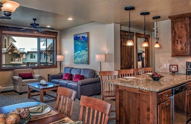 Grand Lodge on Peak 7 Luxury 1BD Ski-In / Ski-Out