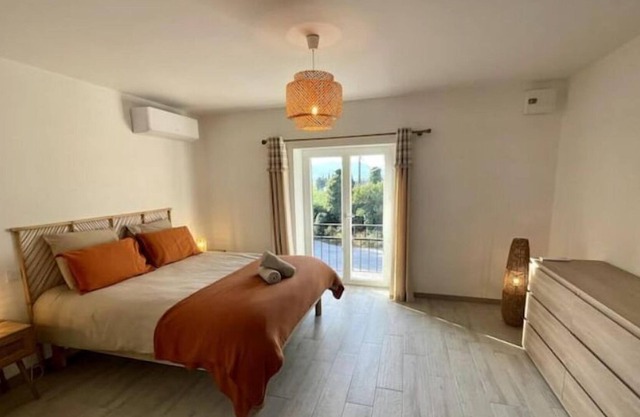 Grange Entre Vignes et Oliviers