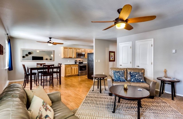 Grant Old Town Flat ~ Arriba