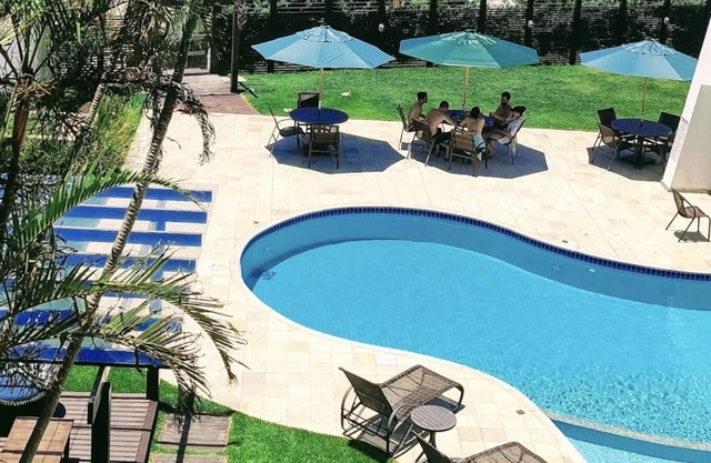 Excelente apartamento, con acceso directo a la playa, hermosa piscina y con balcón