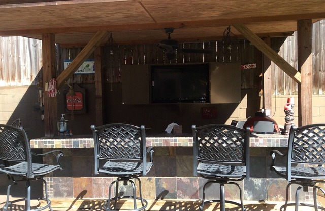 Gran hogar familiar cerca del estadio Impresionante patio trasero / patio trasero