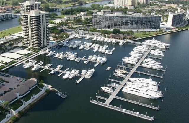 Great Location! 2 Beautiful Units, Short Drive to Palm Beach Kennel Club, Pool