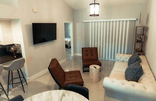 Great location! Beautiful and Gated 1B/1B Condo