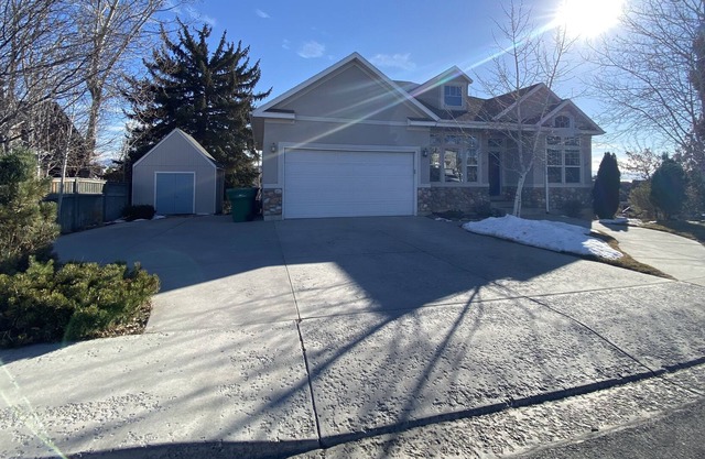 Great Location!*Views!*Family Friendly!*Near Universities!