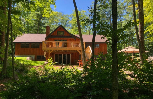 Family / Pet-2 Kings, Lg Loft, Pool Tbl / Ping pong / Air Hockey