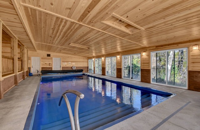 Green Acres Lodge con camino privado para caminar (10 minutos a Hocking Hills Trails)