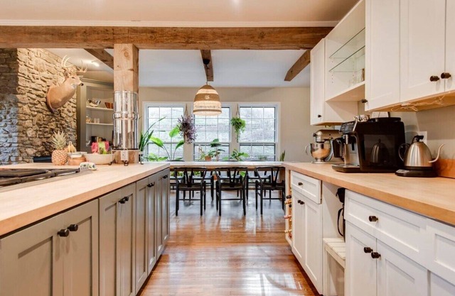 Green Hills Family Gem, 20 Min to Downtown, Sauna!