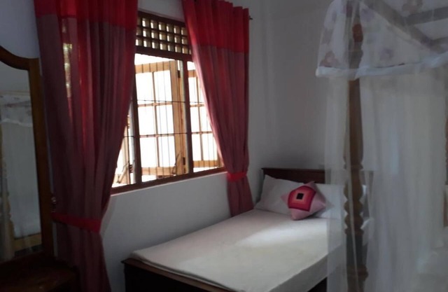Green villa ,a calm place,in First kingdom of ancient city of Anuradhapura.