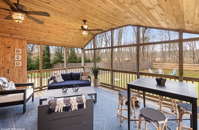 Sunny Daze-Amplia casa en el medio de Long Island Wine Country