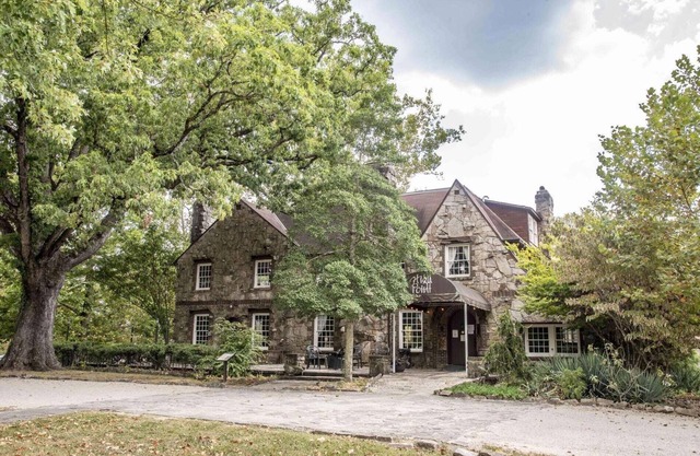 Greeter Falls Lodge Unit 3
