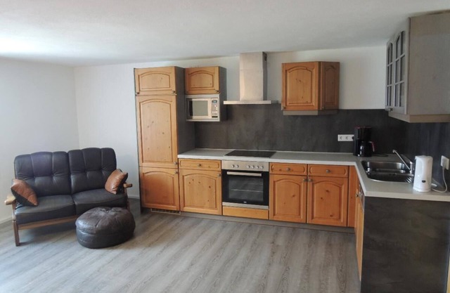 Apartamento grande (140 m 2) con tres habitaciones y una habitación con chimenea