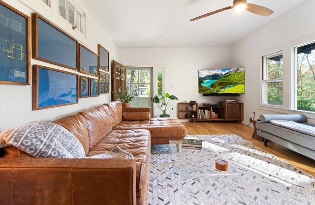 Grotto Grove A Private Poconos Cabin -Secluded Retreat w/ Firepit & Trail Access