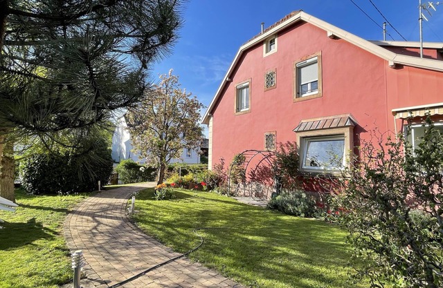 Ground floor Character house (PRM access) close to town center