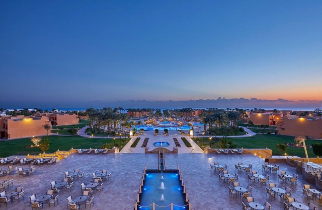 Group Stay in 4-Room Pool View + Spa, Beachfront, Tennis & Dining Options