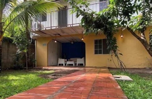 CASA DE HUESPEDES, ATRAS DE LA CASA PRINCIPAL, ENTRADA PRIVADA Y SEGURIDAD 24/7