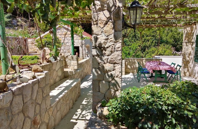 Guest House Hazdovac - Two Bedroom Apartment with Terrace and Sea View