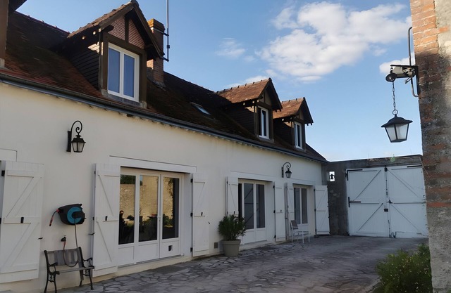 Casa de huéspedes 'Suite Bleuet - Le Petit Puits' con jardín compartido y Wi-Fi