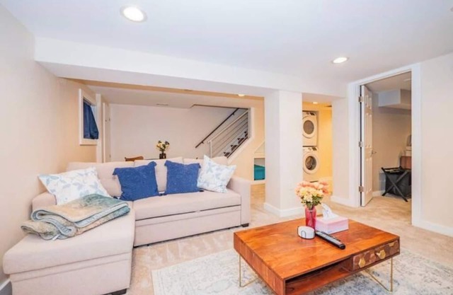 Guests suite-Centrally located for Extended stays!