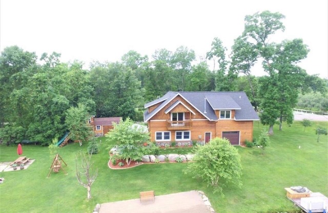 ¡Kayak al centro de Nisswa, belleza en la cadena de lago Gull! Perfecto para familias.