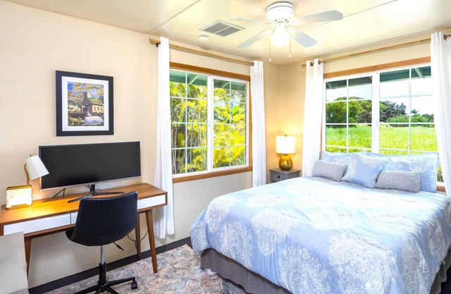 H A L E H A L E I W A / Beautiful Haleiwa Home
