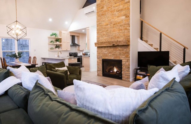 Halvø Home - Ellison Bay Custom Home 4 bedrooms 2 bath on private wooded lot