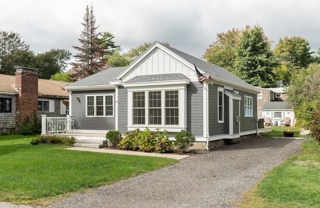 Hampton NH / North Beach / Plaice Cove Luxury whole house and great yard.
