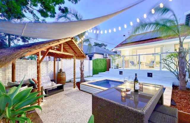 Hamptons Beach House with Heated Plunge Pool