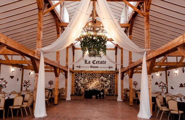 Hanul La Cetate - Cazare pentru muncitori și delegați