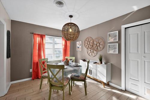 Happy Days at Two Oaks 4BD Home Minutes From Beautiful Lake Hollingsworth