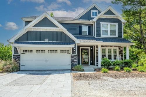 Harbor Breeze - year round swimming