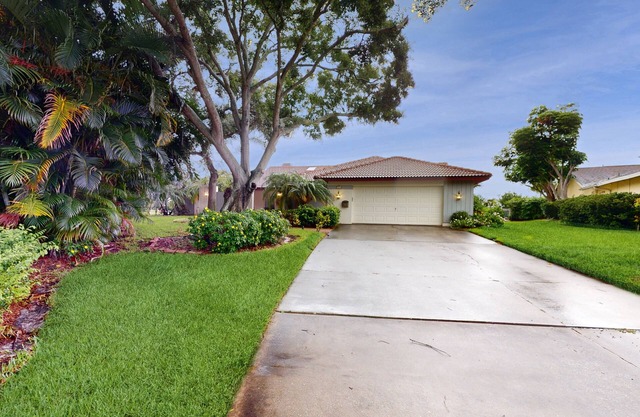 Harbor Isle Waterfront Retreat | Home Office & Private Pool | Kayaks & Canoe