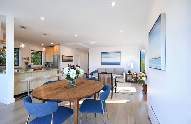 Harborview - Curated East End Escape w/ Parking