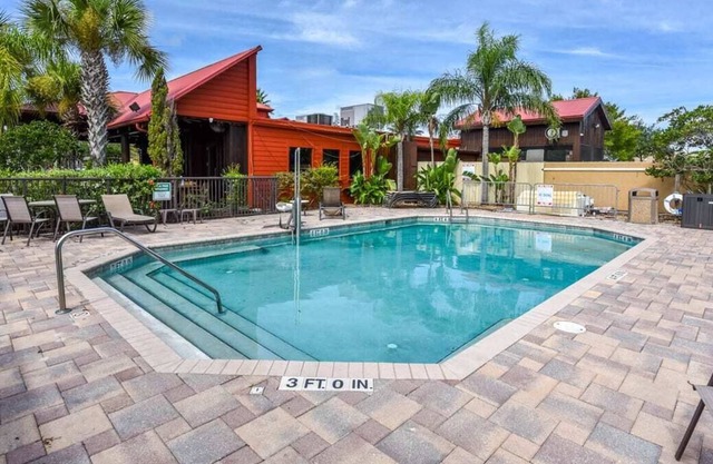 Harley Retreat Close to Beach, Onsite Pool, WiFi