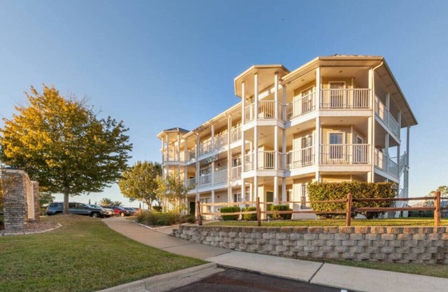 Have Family Fun Outdoors in this 2BD condo with onsite resort activities