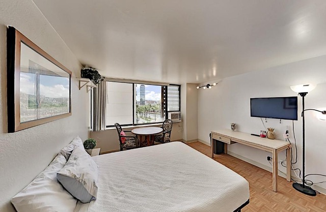 Hawaiian Monarch 801 condo