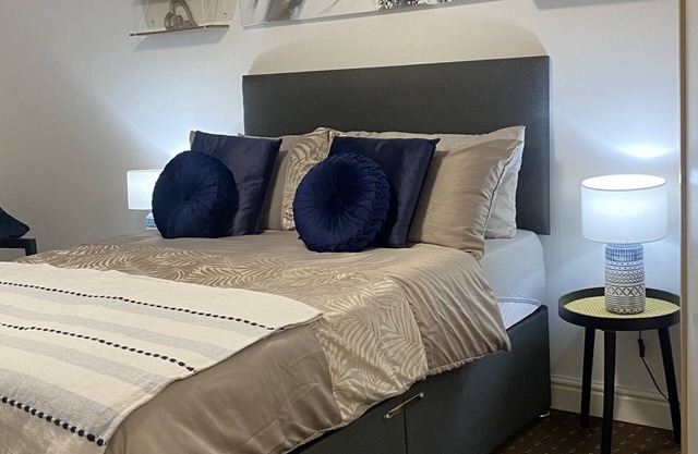 Affordable-Moderno-Estudio-Baño privado con ducha-Vista a la Calle