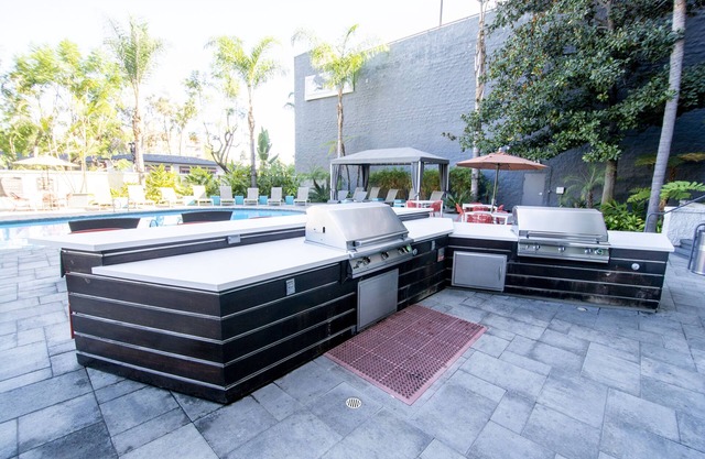 Heart of Downtown / Pool - Jacuzzi