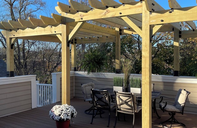 Heart of Downtown Luxury 4 Bed 3.5 Ba Newer Construction with Rooftop Deck