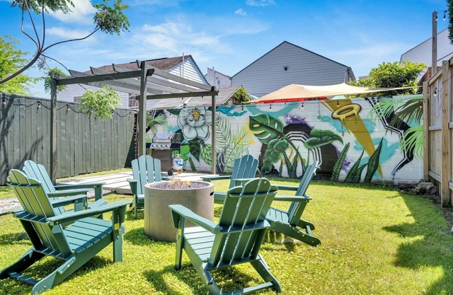 This house is a 5 bedroom(s), 3 bathrooms, located in New Orleans, LA.