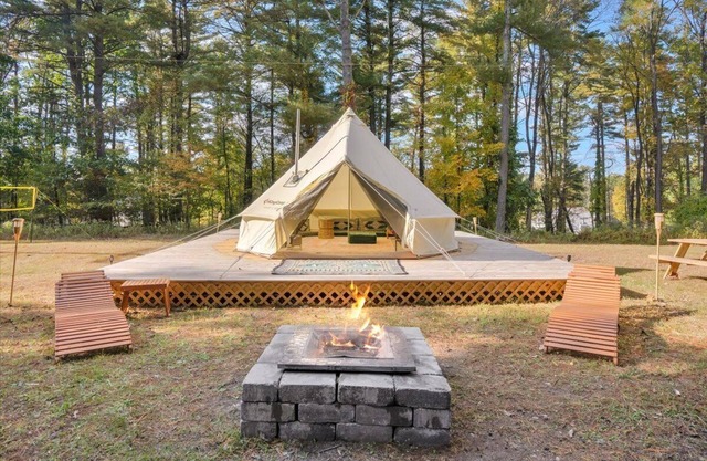 ***Heated Indoor POOL/ Glamping+ Firepit/ Stone Cabin*** Close to Shawnee