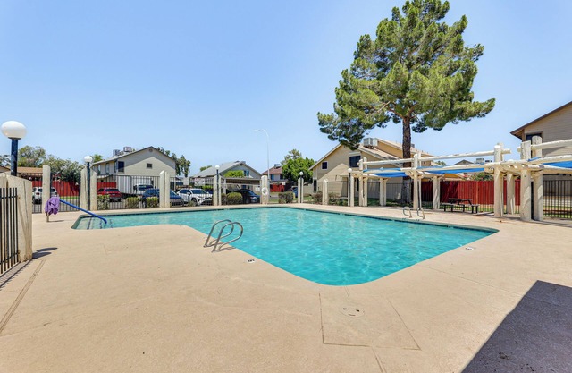 4 Mi to Dtwn: Cozy Couple's Haven w/ Patio in Mesa