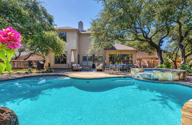 Heated Pool, Hot Tub, Gym, Fenced Outdoor Hangout, Blackstone and Traeger Grills