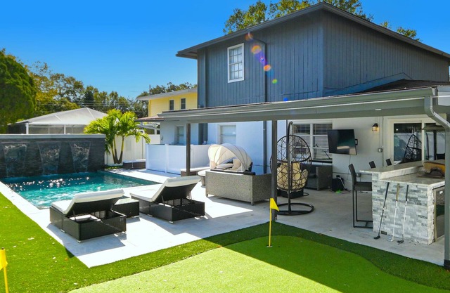 Heated Pool Modern Paradise in a Perfect Location