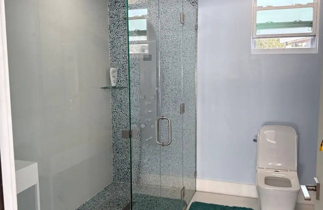 Heated Pool Royale Haven in Tampa n3 bedroom house private resort-style retreat!