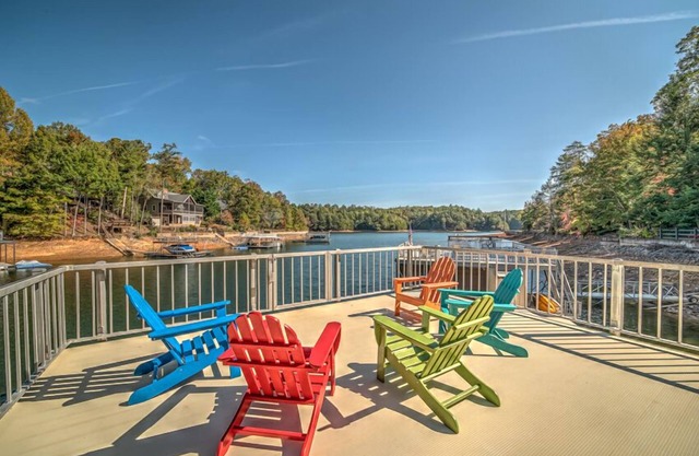 Heaven on the Lake - Lakefront | Hot Tub | Fire Pit | Game Room