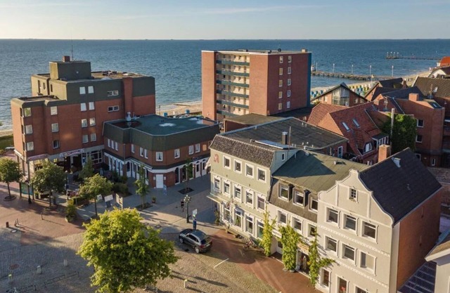 Hellinghaus - Wyk auf Föhr Fantastic view of the harbor & sea...