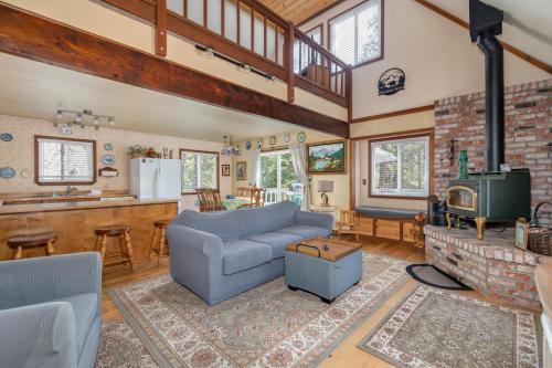 Hennessys Laughing Bear Lodge