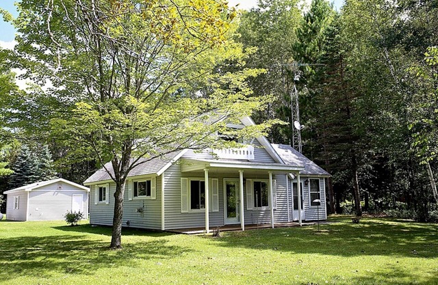 Alquiler nuevo! The Heron House - Hermoso chalet del río Ausable