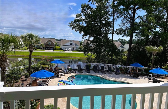 HIBISCUS HAVEN - Little River - Cute 2B/2B Condo w Pool - 90+ Day Midterm Rental